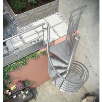 Escalier extérieur Nova Spiral en acier galvanisé - Escaliers