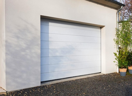 Une Porte De Garage Standard Ou Sur Mesure